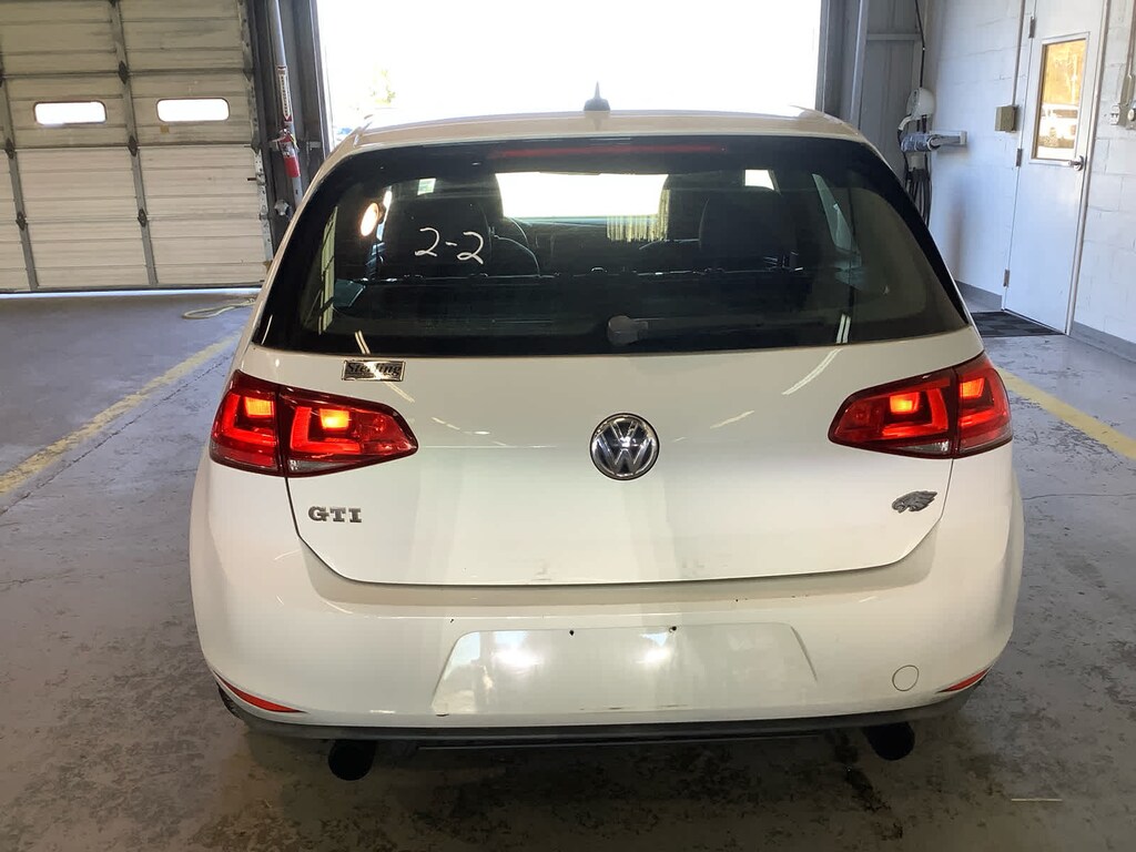 Used 2016 Volkswagen Golf GTI SE 2-Door Manual Hatchback