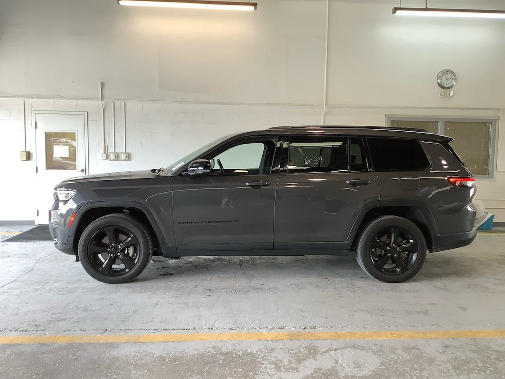 Used 2021 Jeep Grand Cherokee L Laredo SUV