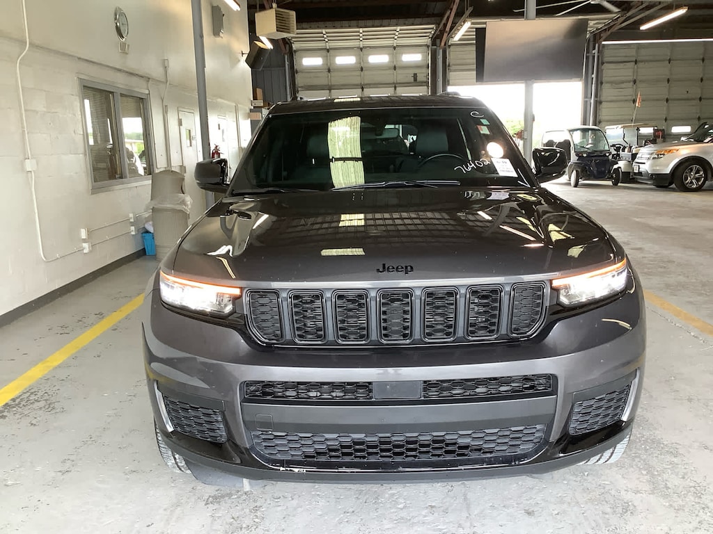Used 2021 Jeep Grand Cherokee L Laredo SUV
