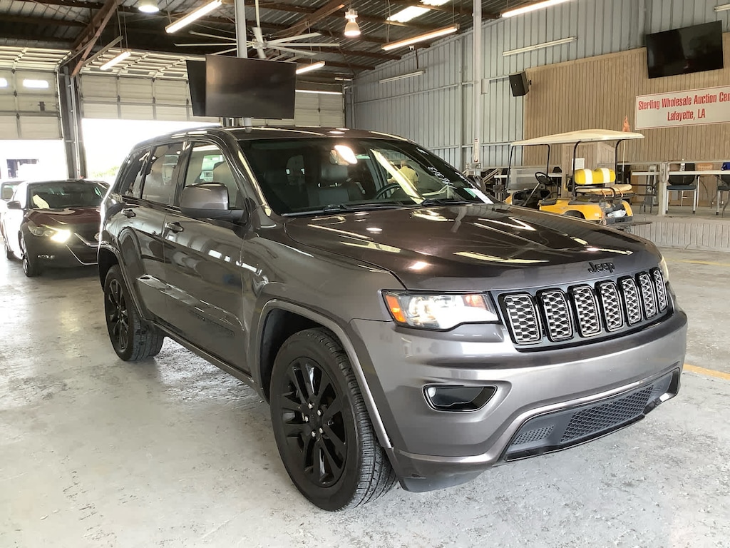 Used 2018 Jeep Grand Cherokee Laredo RWD SUV