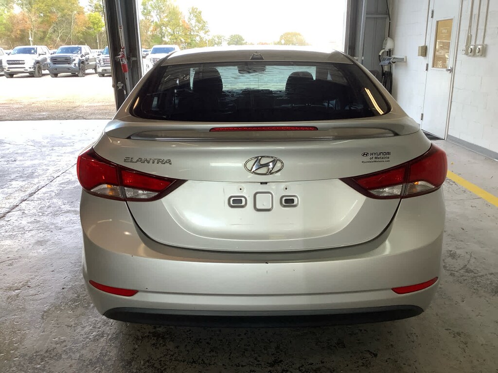 Used 2016 Hyundai Elantra SE Sedan