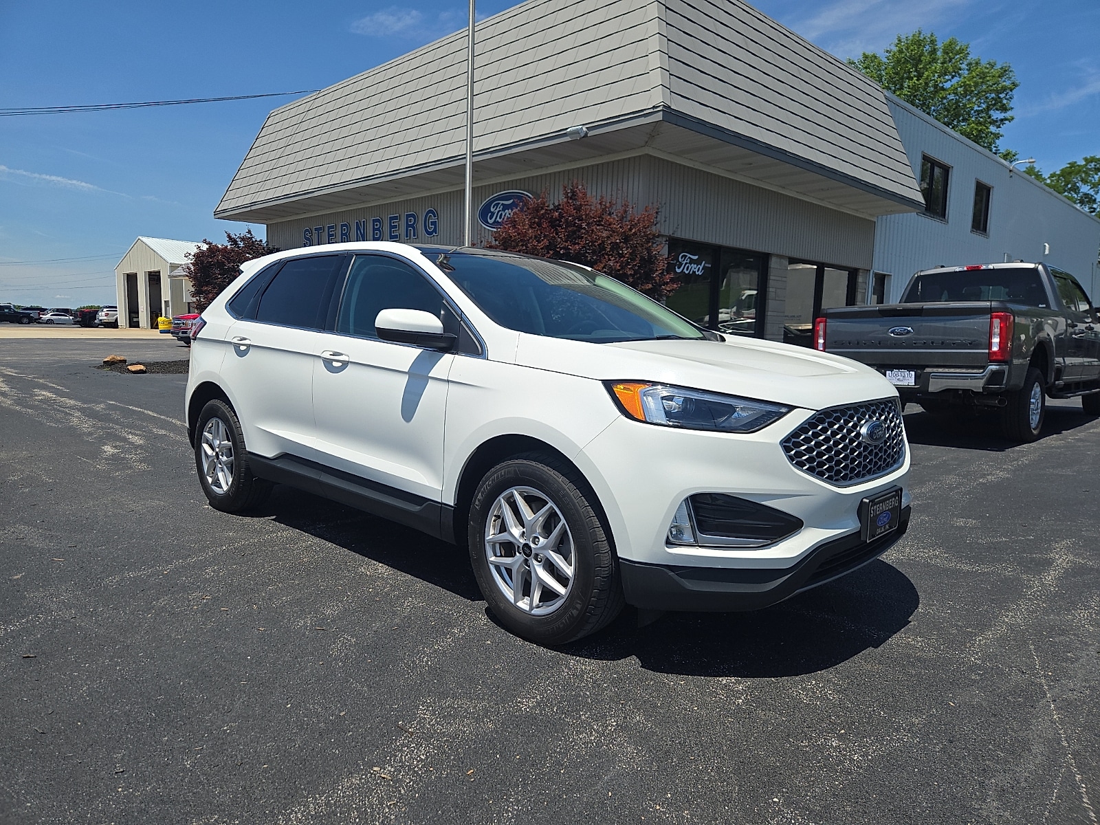 2024 Ford Edge SEL AWD's photo