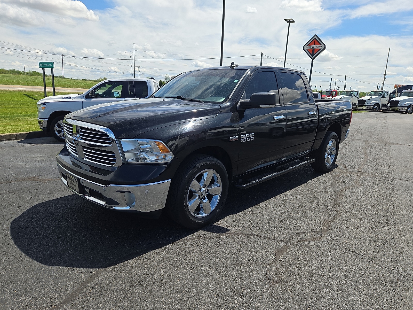 2016 RAM Ram 1500 Pickup - Image 1