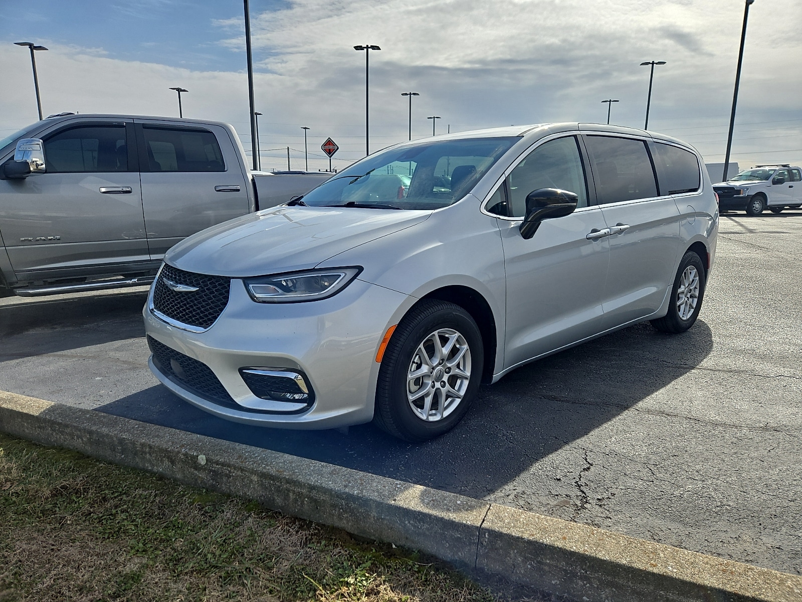 2024 Chrysler Pacifica 