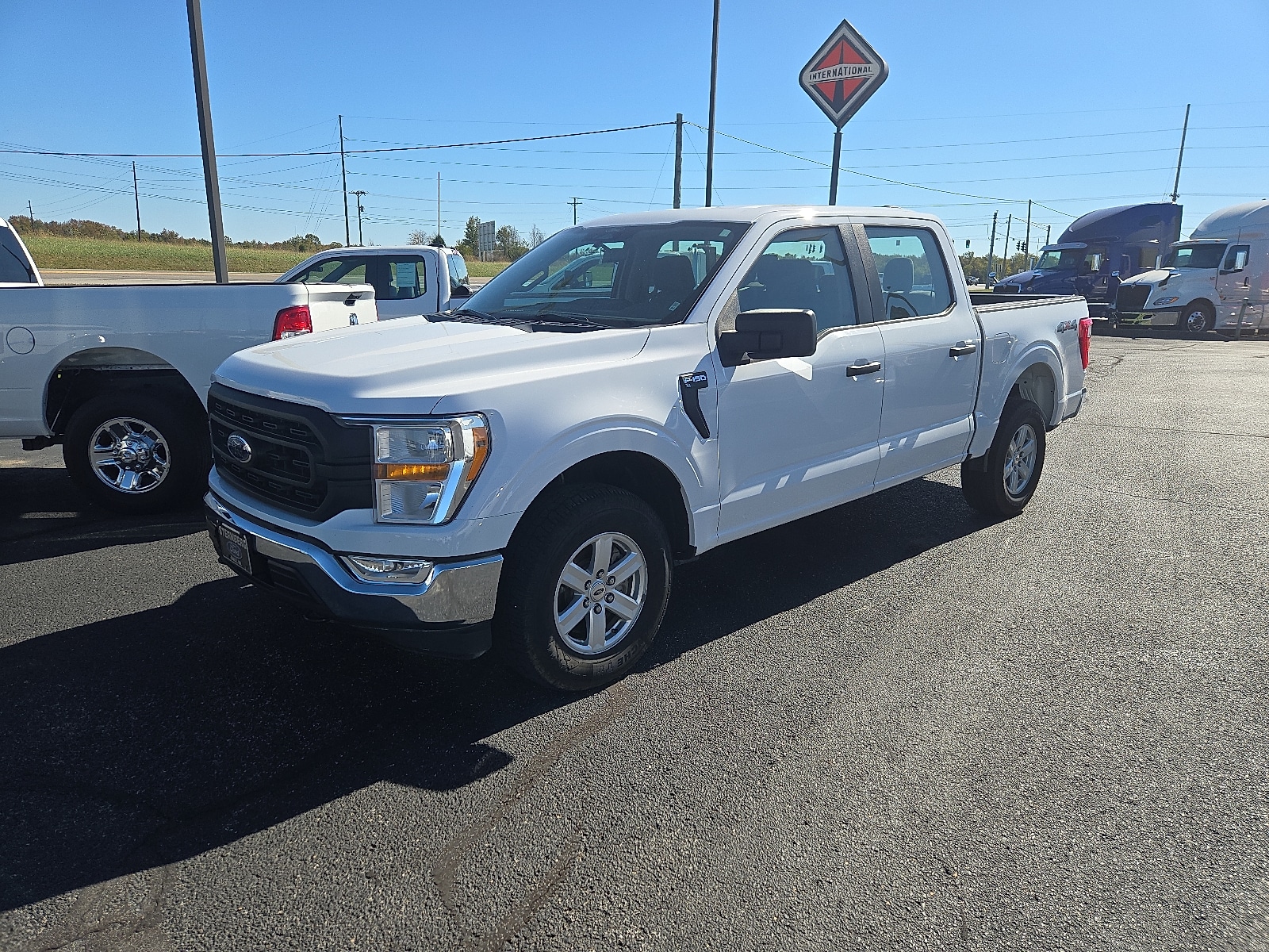 2022 Ford F-150 XL's photo