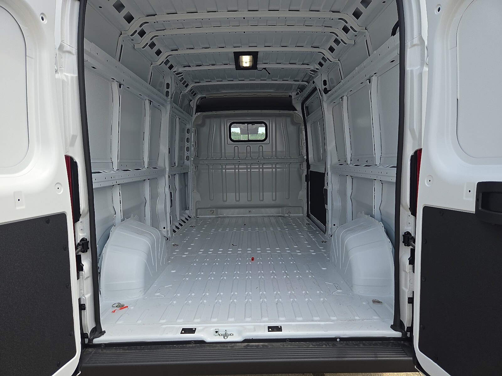 2025 Ram ProMaster 2500 photo 3
