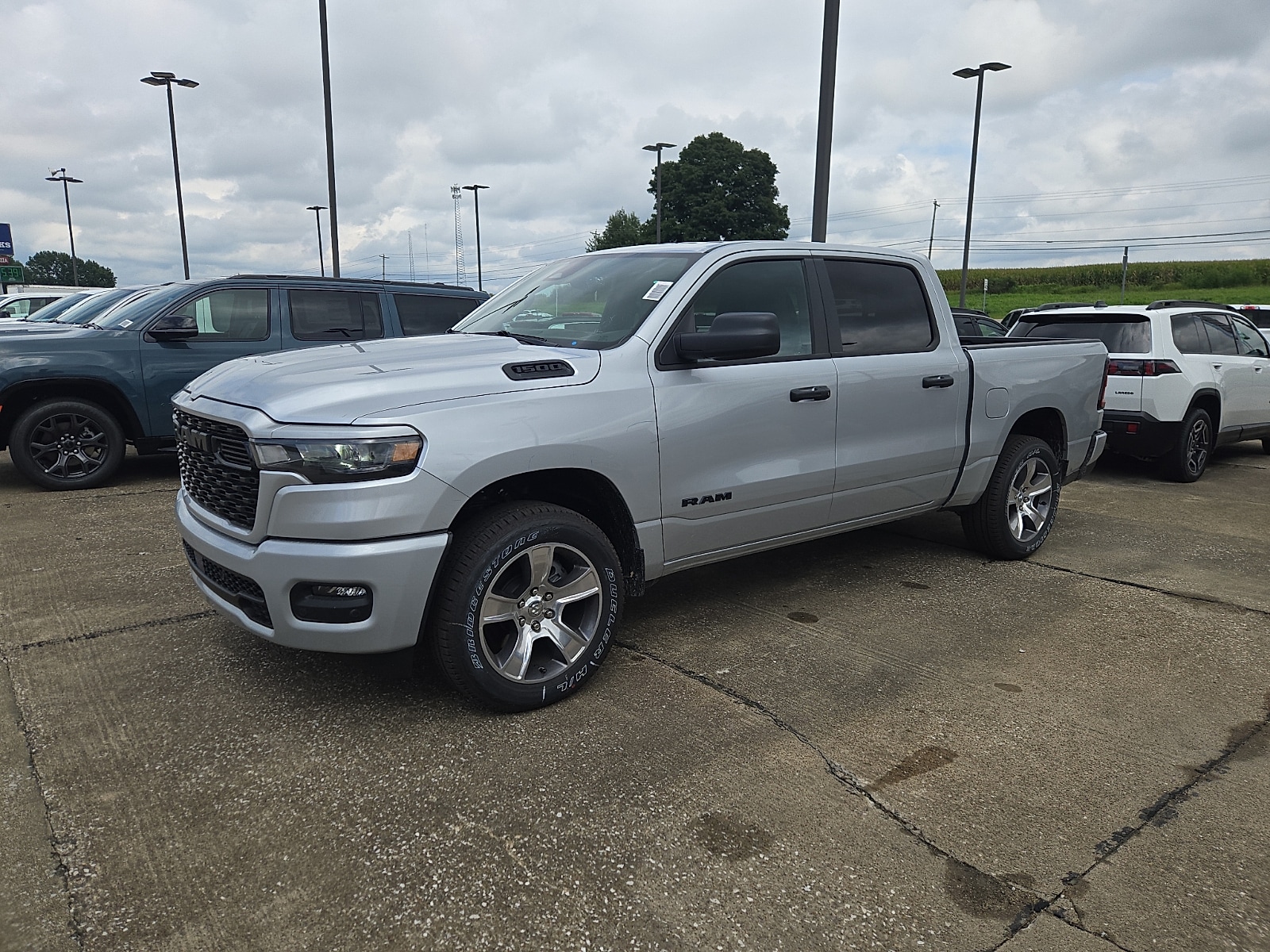 2026 Ram 1500 Express Crew Cab 4x4 57 Box