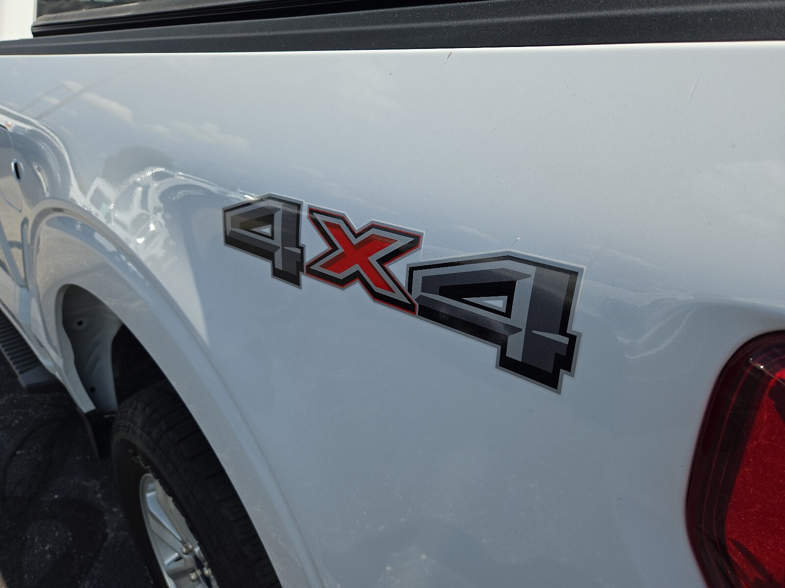 2021 Ford F-150 XL photo 4
