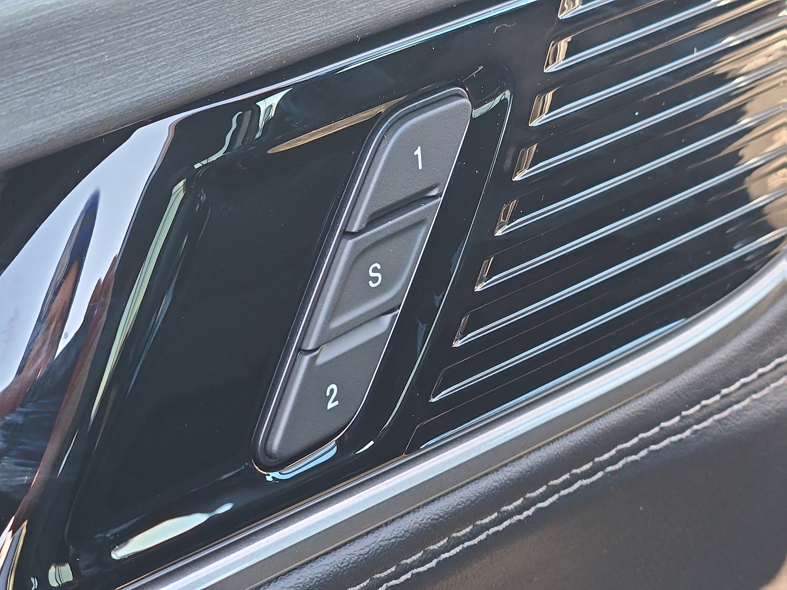 2025 Jeep Wagoneer Series II - Photo 7