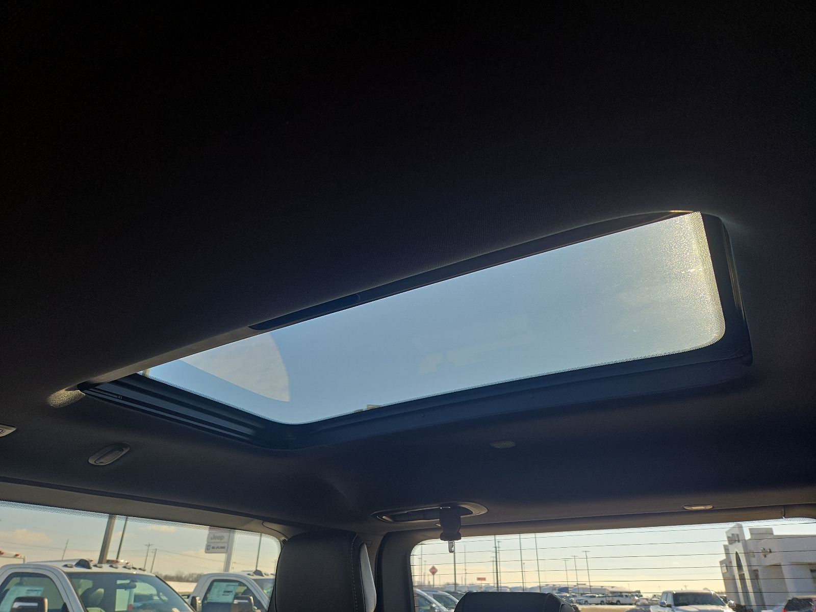 2025 Jeep Wagoneer Series II - Photo 13