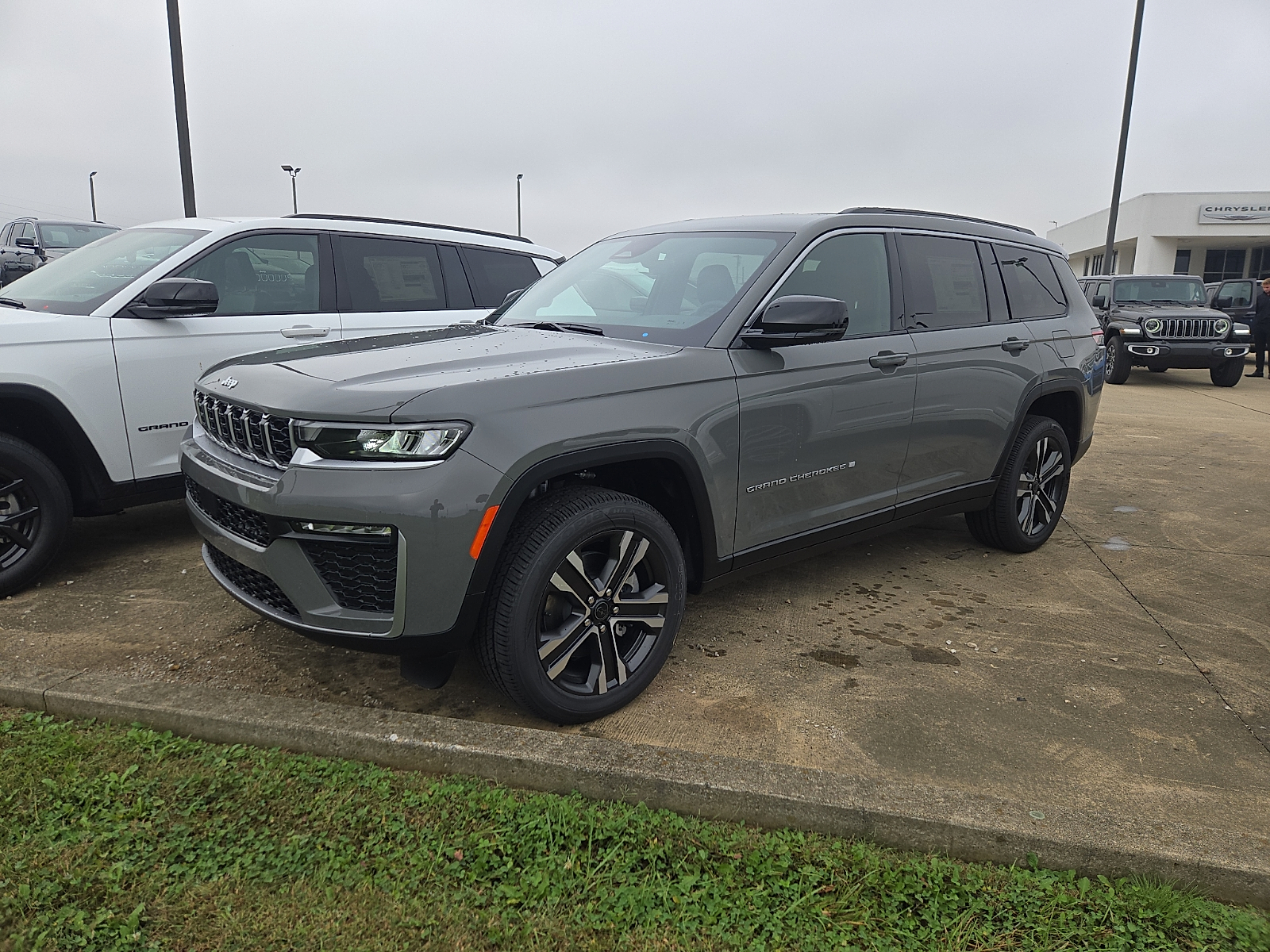 2027 Jeep Grand Cherokee L