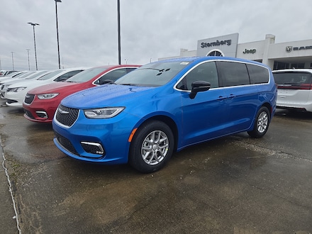 2026 Chrysler Pacifica Select Passenger Van