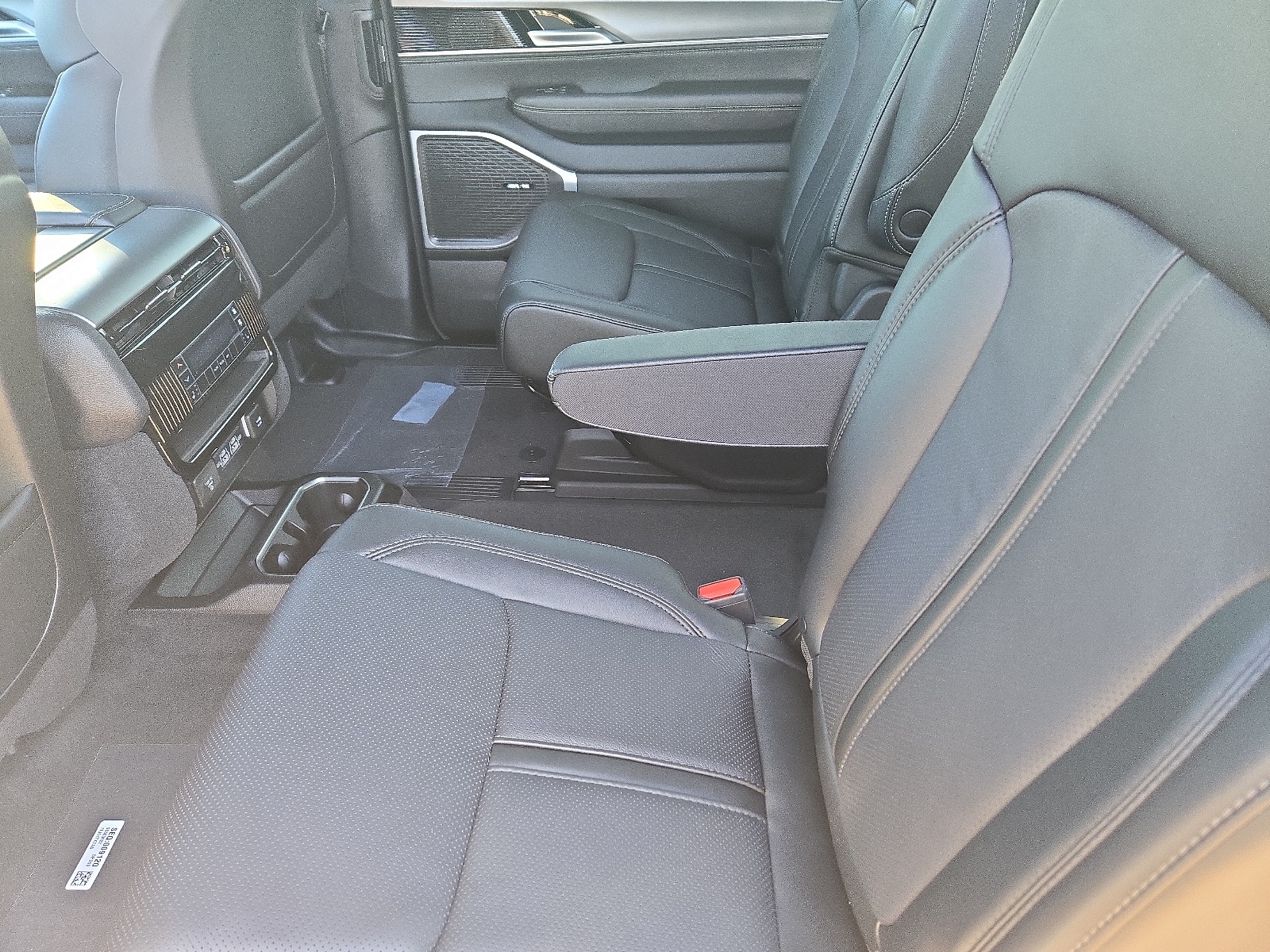 2025 Jeep Wagoneer Series II - Photo 10