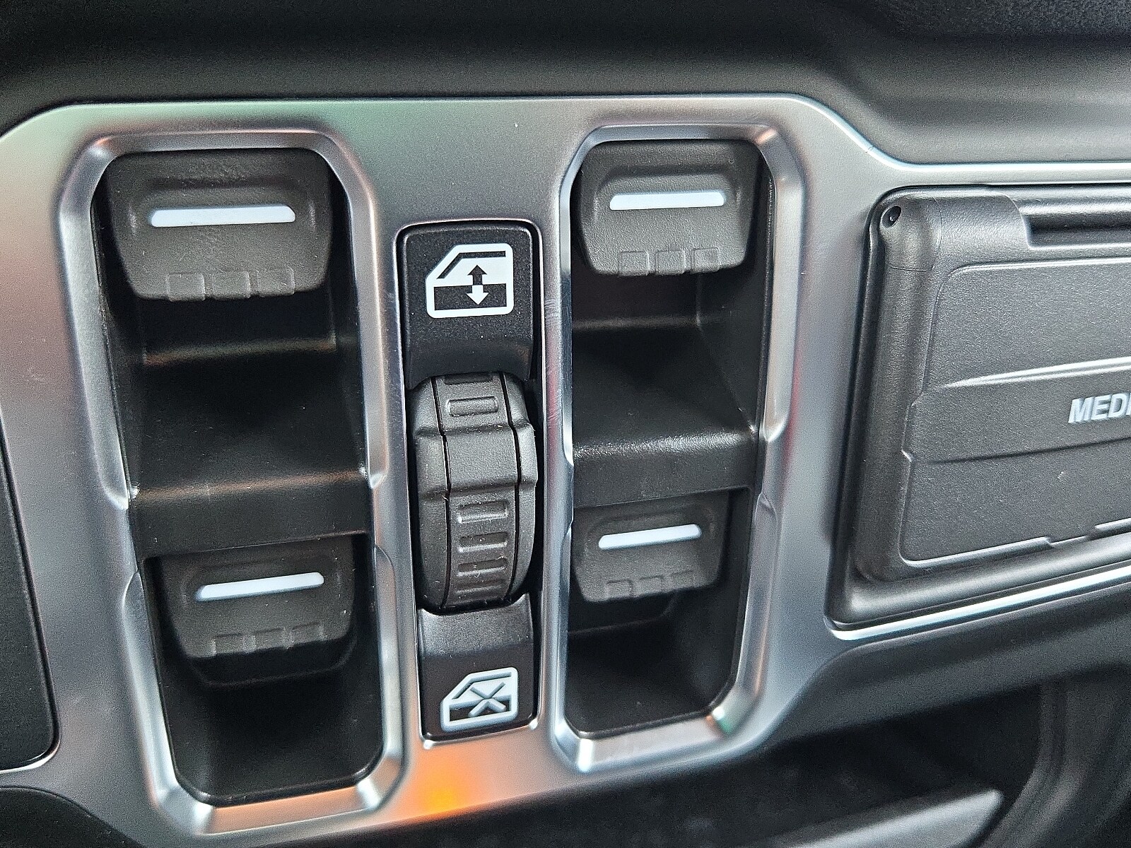 2025 Jeep Wrangler 4-Door Sport S - Photo 13