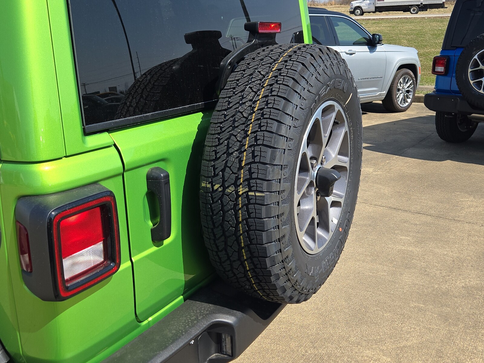 2025 Jeep Wrangler Sport S photo 4