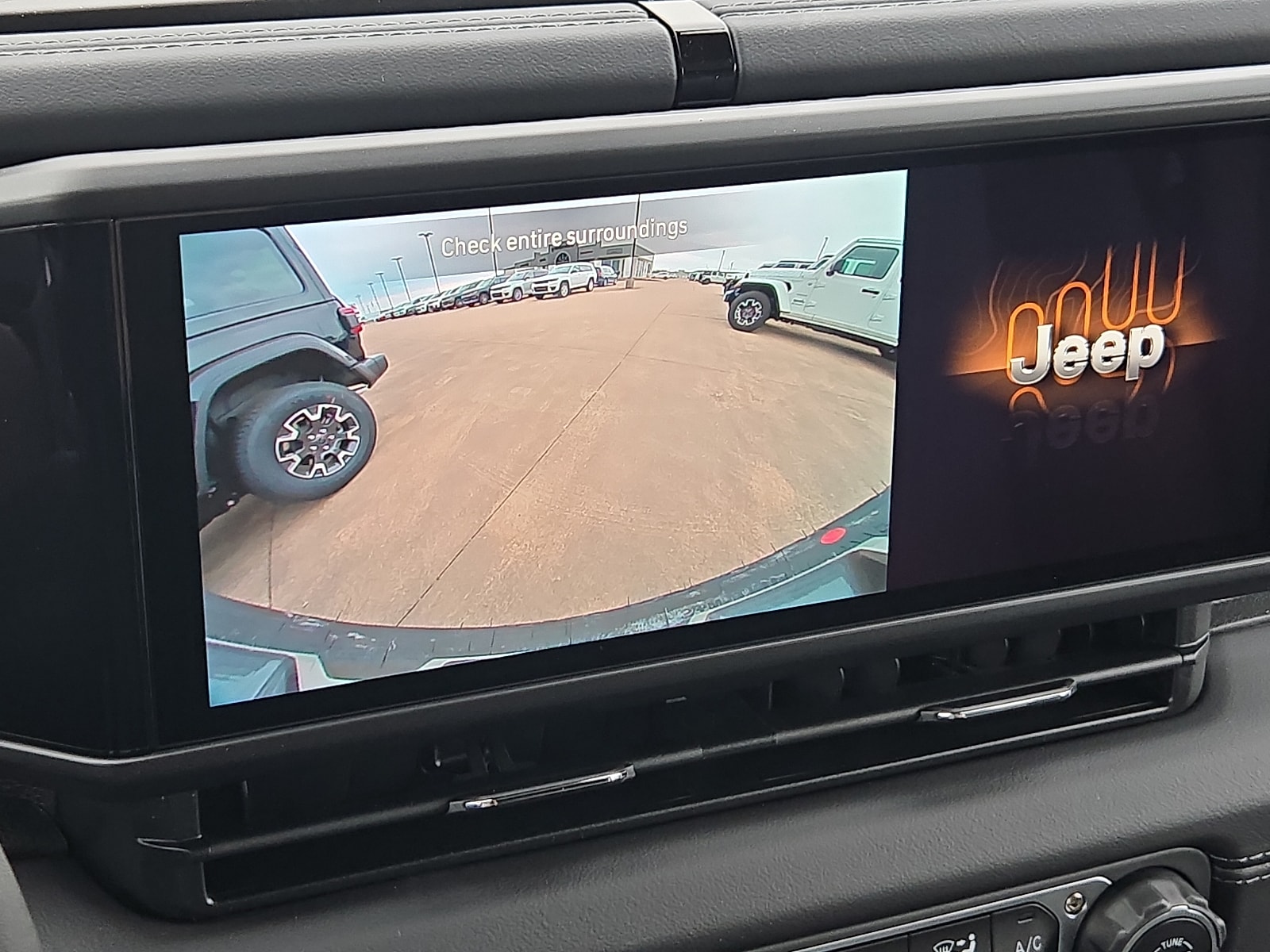 2025 Jeep Wrangler 4-Door Sahara - Photo 10