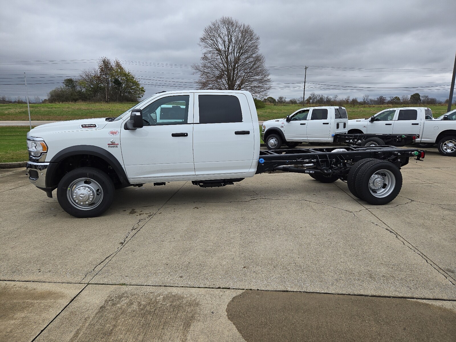 2024 Ram 5500 Tradesman photo 2