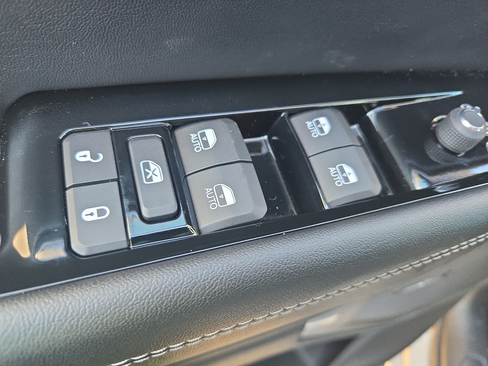 2025 Jeep Wagoneer Series II - Photo 6