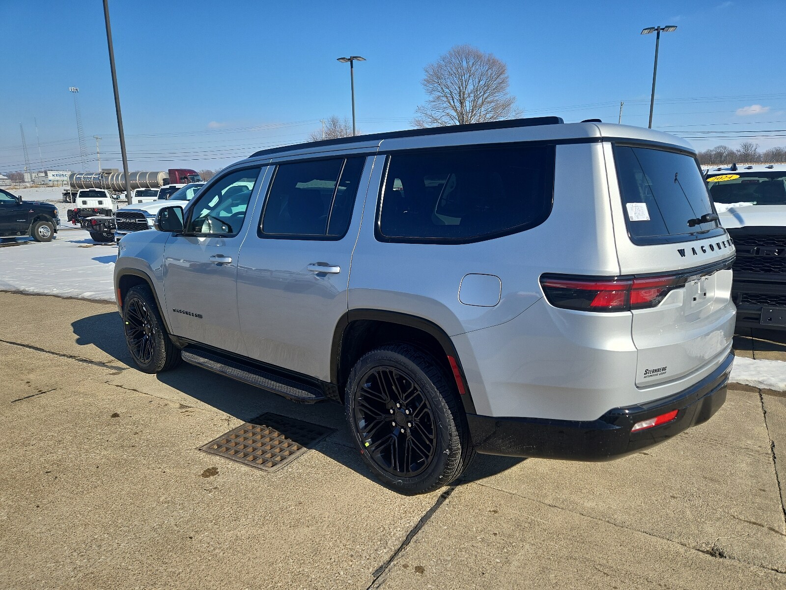 2025 Jeep Wagoneer Series II photo 3
