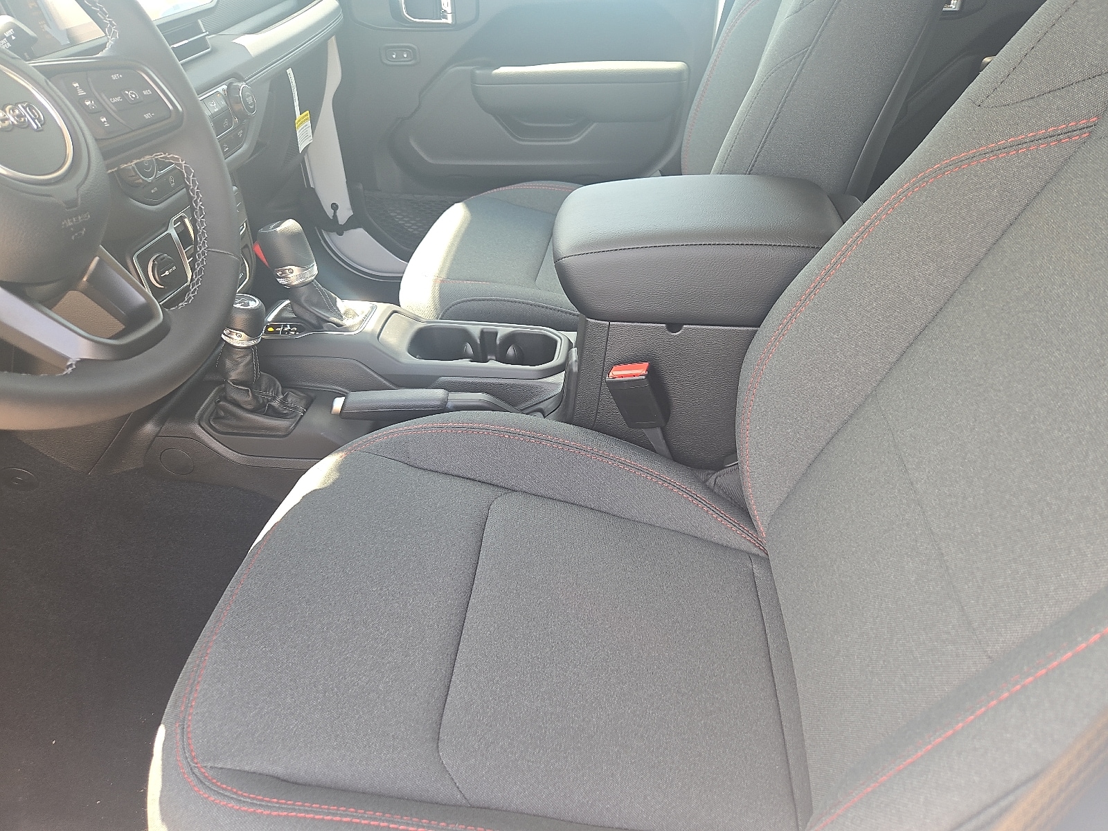 2025 Jeep Gladiator Rubicon - Photo 9