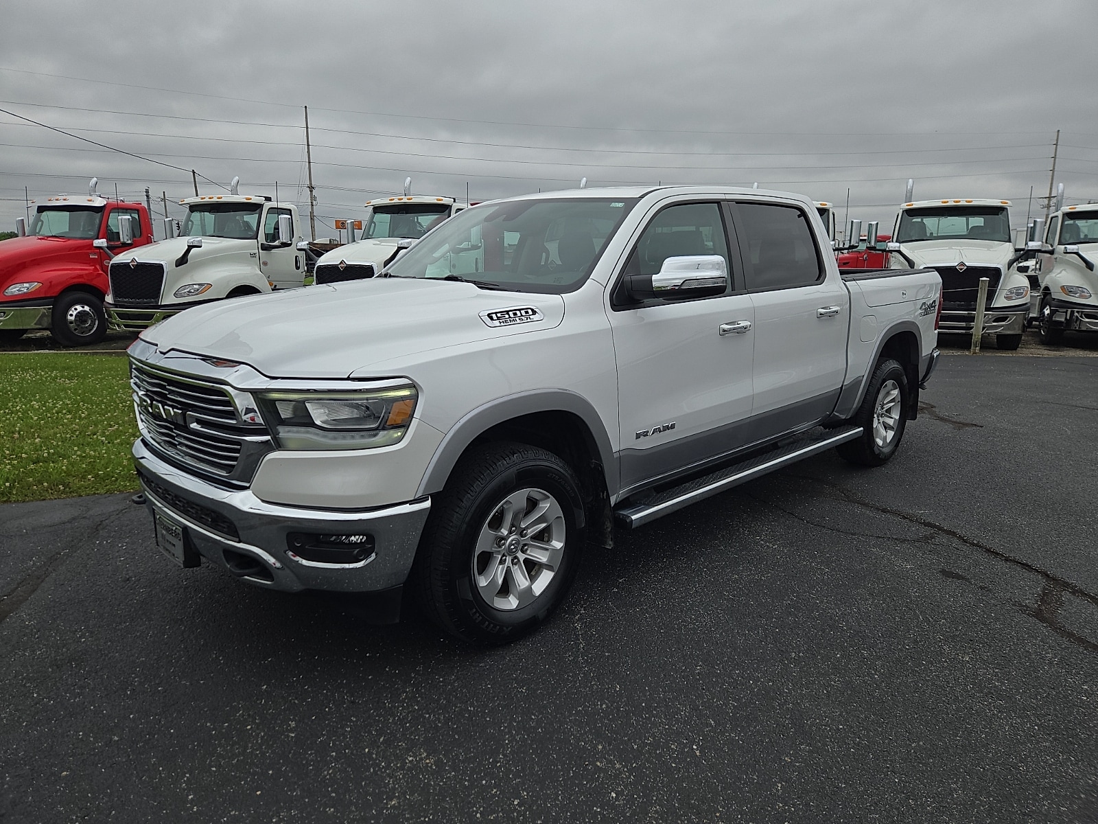 2021 RAM 1500 Laramie 4x4 Crew Cab 5'7's photo