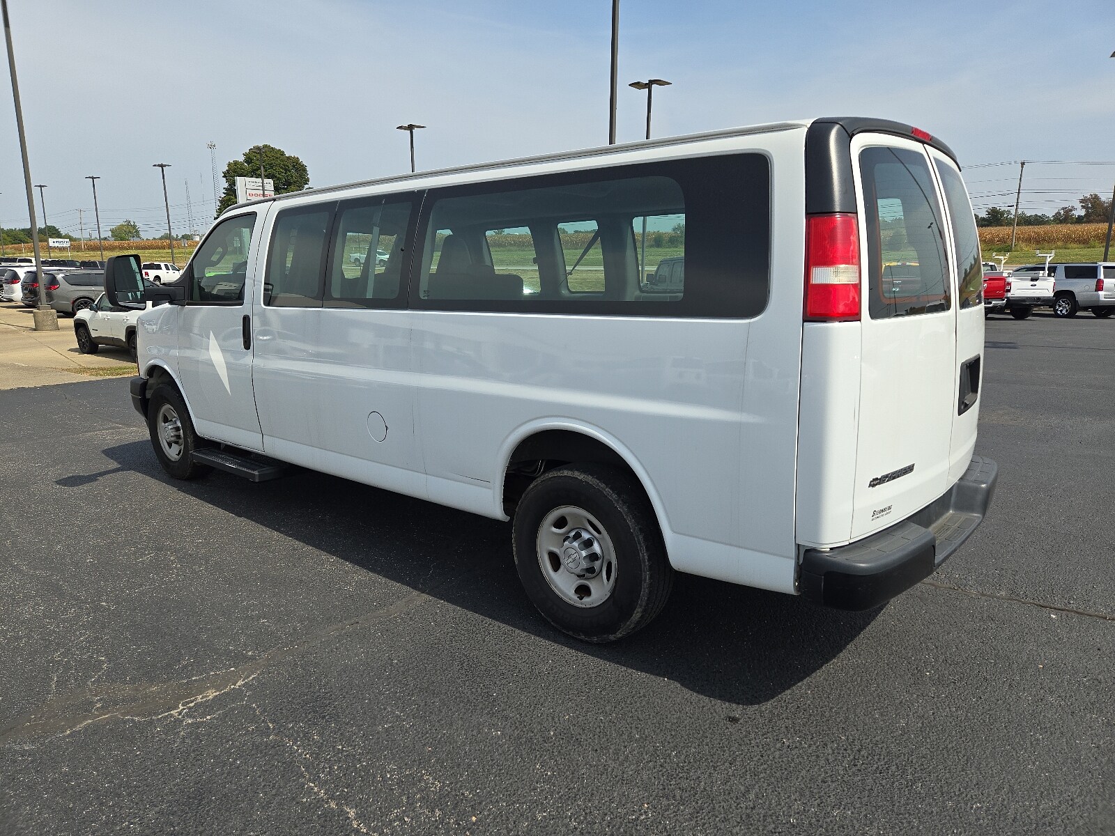 2017 Chevrolet Express Cargo 2500 Work Van photo 3