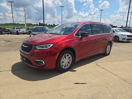 2026 Chrysler Pacifica Select Passenger Van