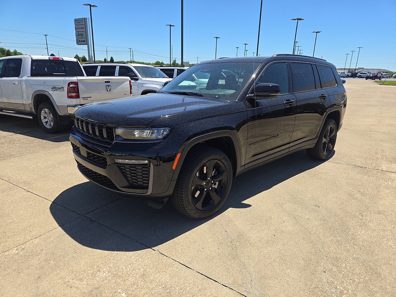 2026 Jeep Grand Cherokee L Limited 4x4's photo