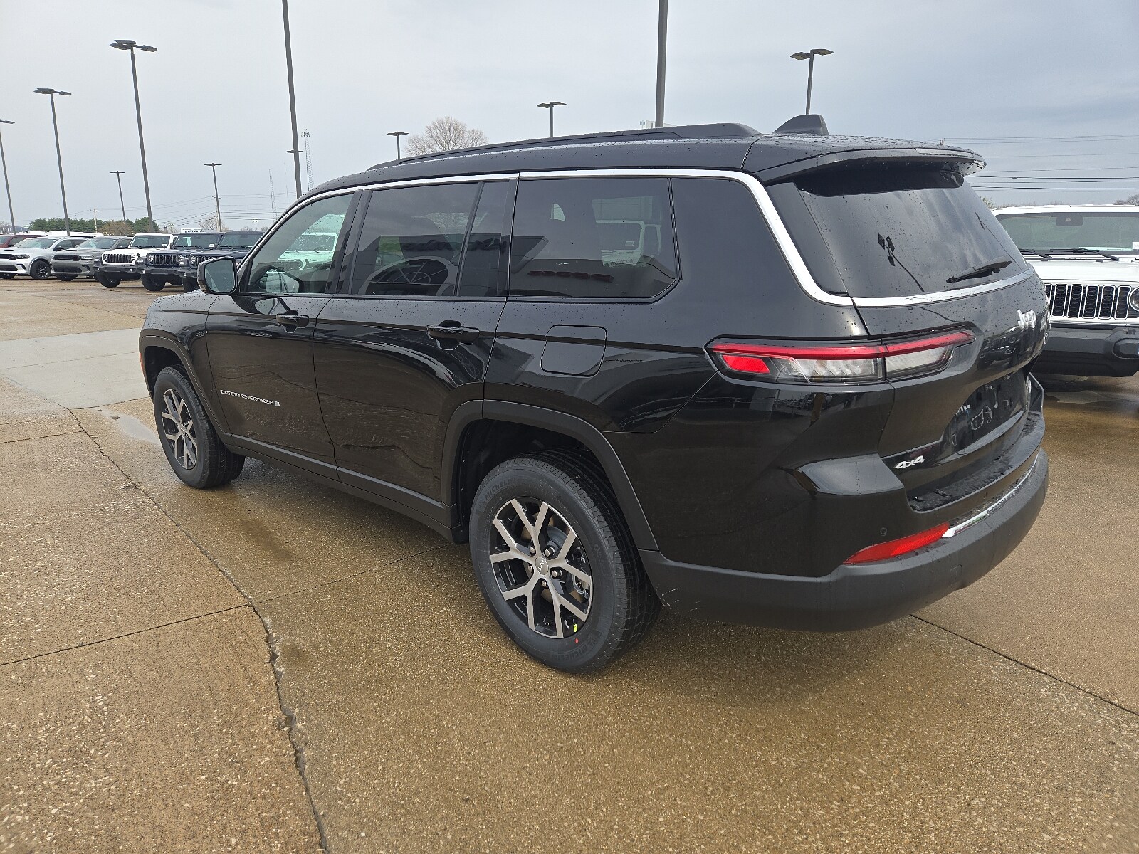 2025 Jeep Grand Cherokee L photo 3