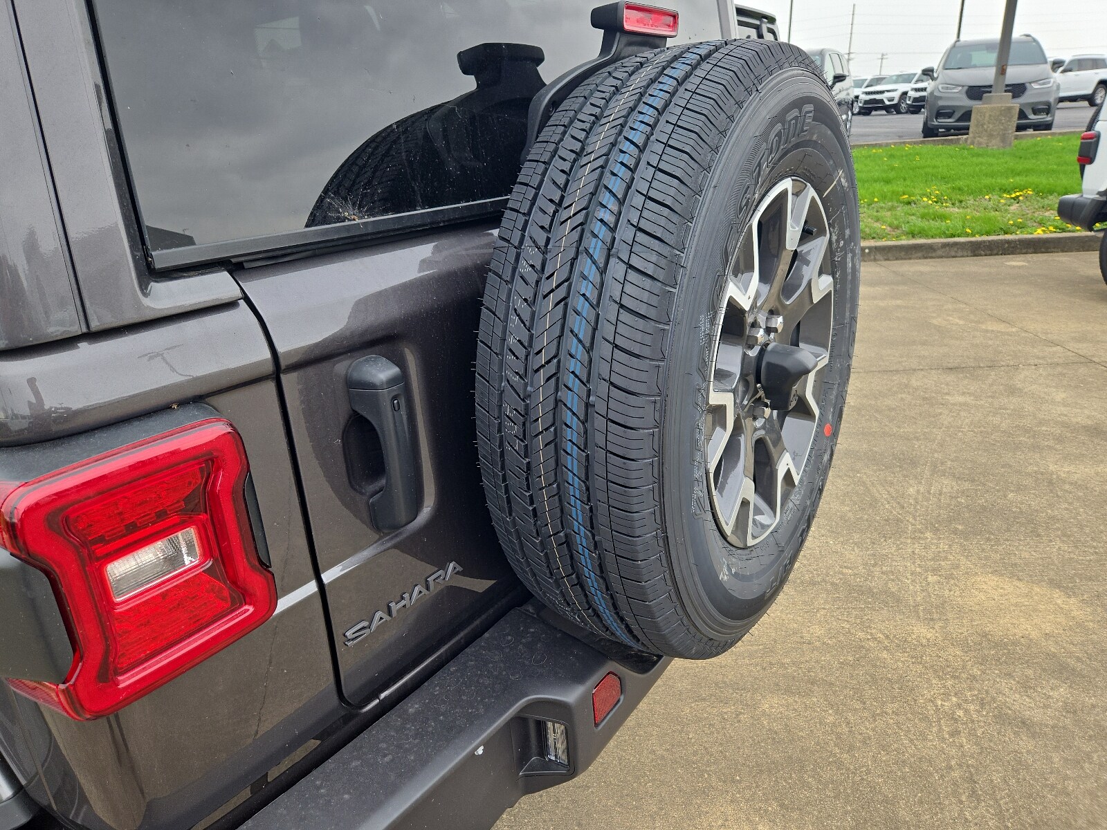 2025 Jeep Wrangler 4-Door Sahara - Photo 4