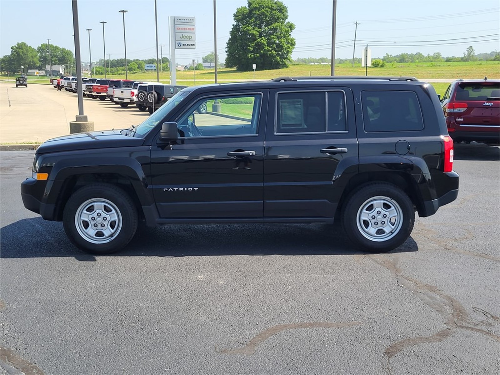 Used 2016 Jeep Patriot Sport with VIN 1C4NJPBA8GD761217 for sale in Jasper, IN