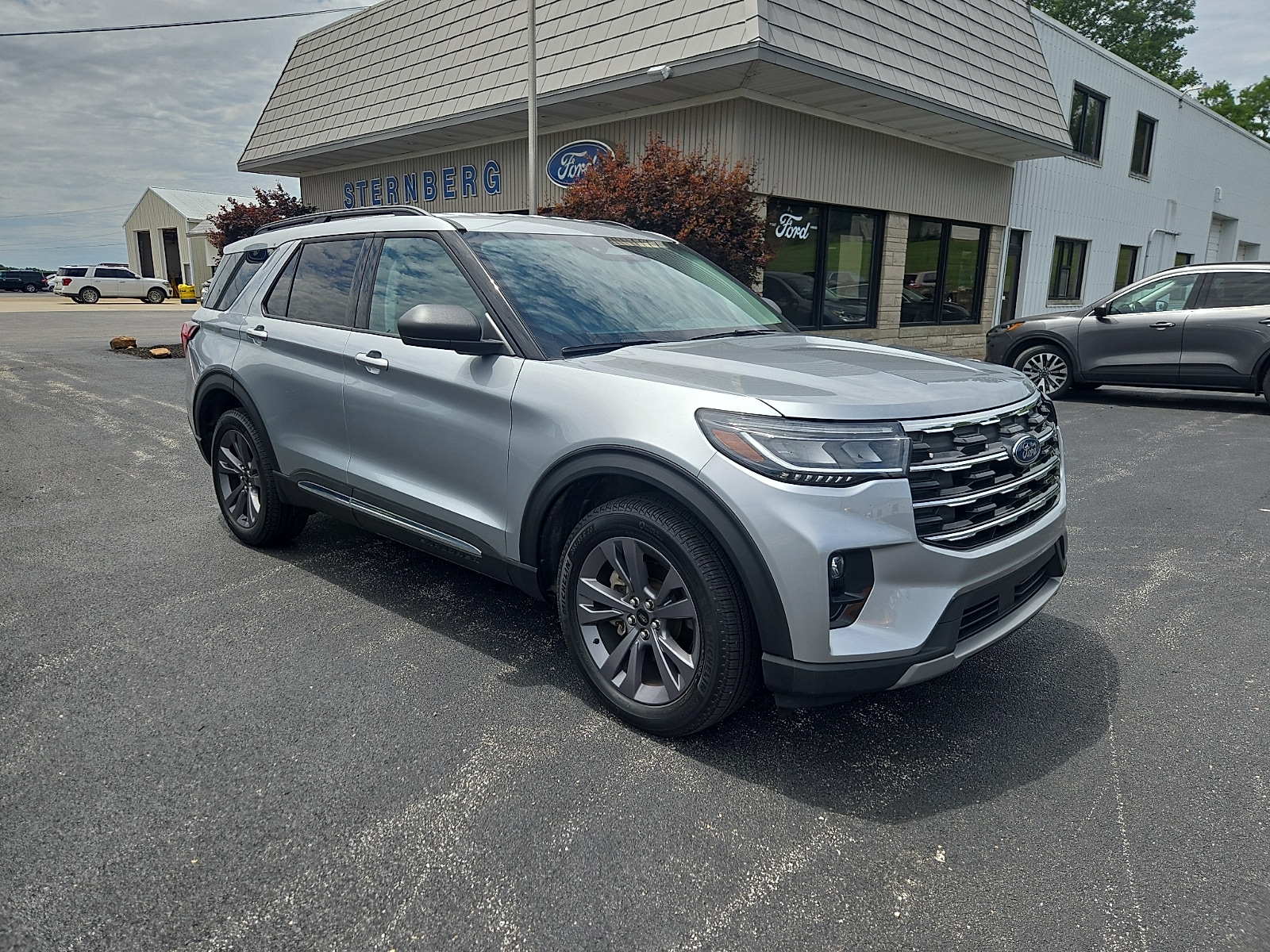 2025 Ford Explorer 
