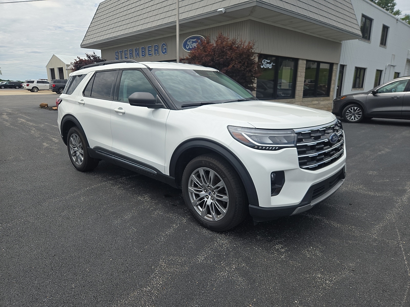 2025 Ford Explorer 