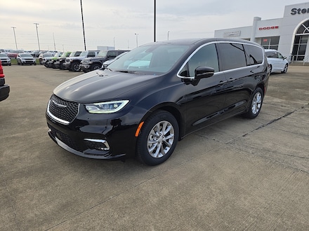 2026 Chrysler Pacifica Limited Passenger Van