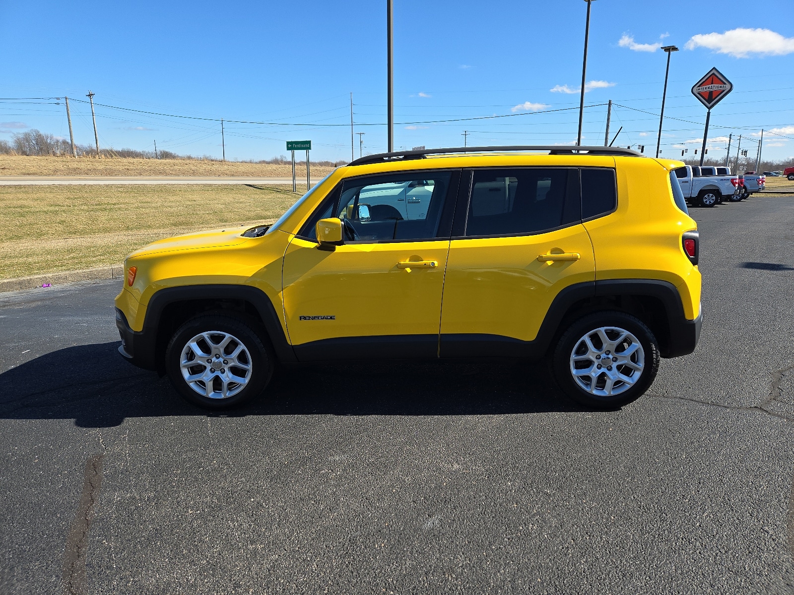 Used 2016 Jeep Renegade Latitude with VIN ZACCJBBT5GPD45302 for sale in Jasper, IN