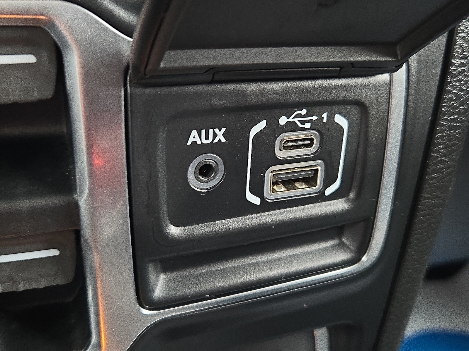 2020 Jeep Gladiator Overland - Photo 17