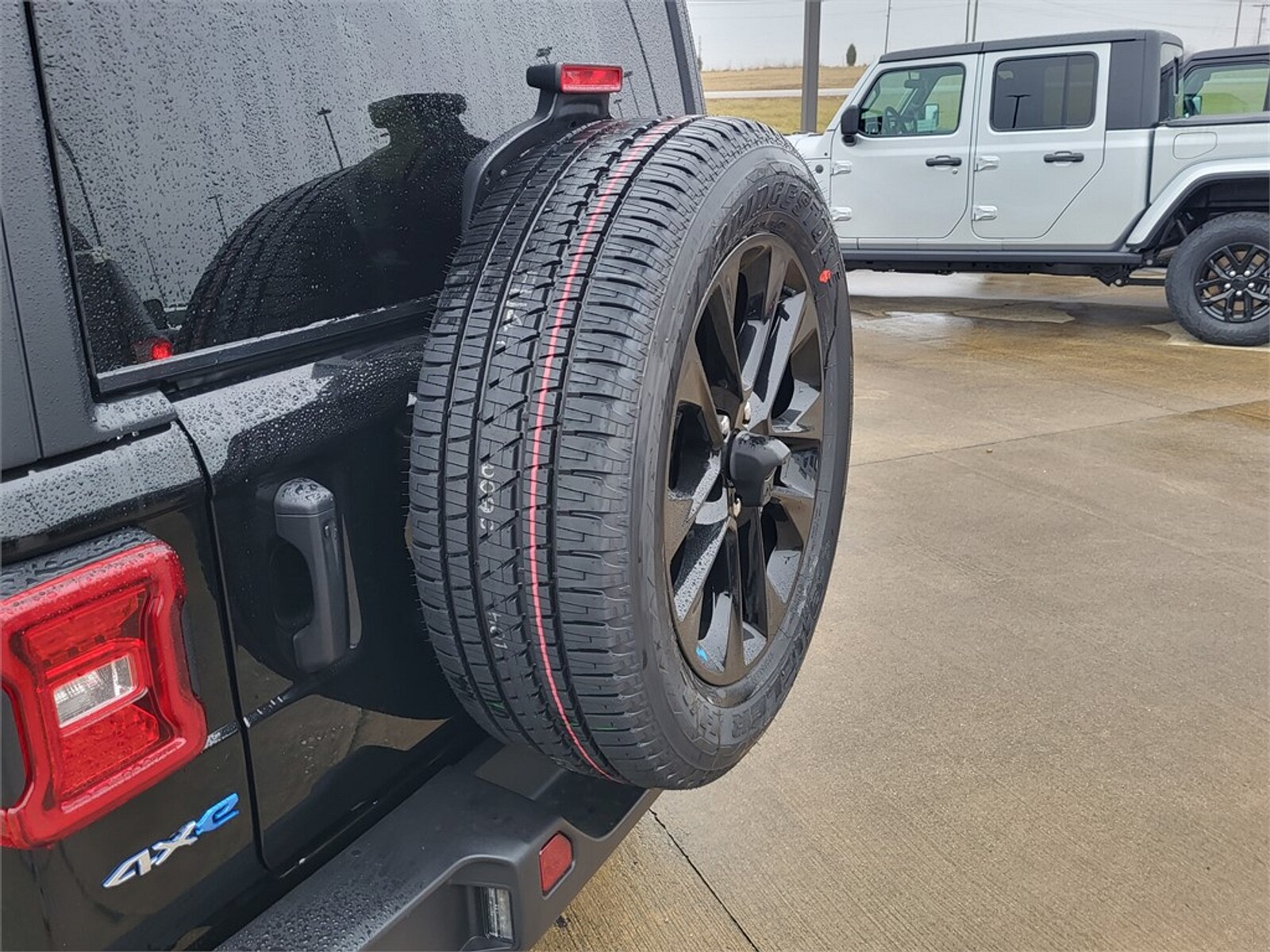 2023 Jeep Wrangler 4xe Sahara Sport photo 4