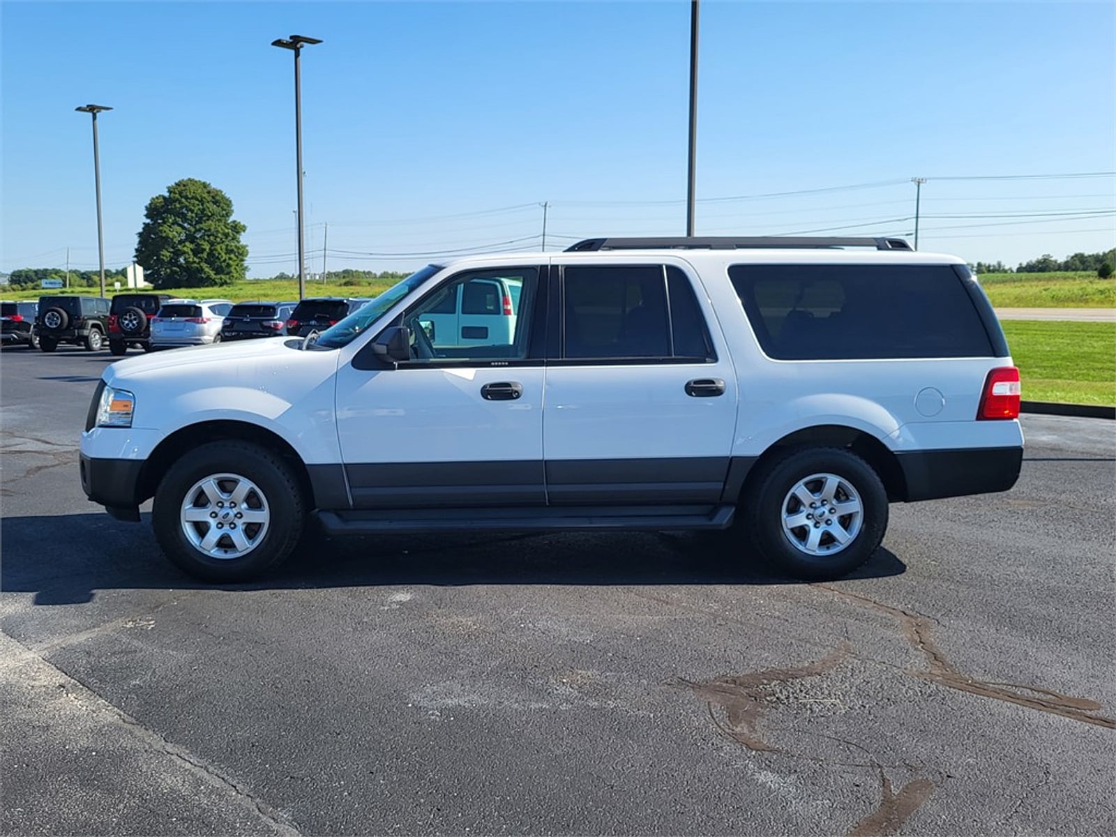 Used 2014 Ford Expedition XL with VIN 1FMJK1G51EEF24320 for sale in Jasper, IN