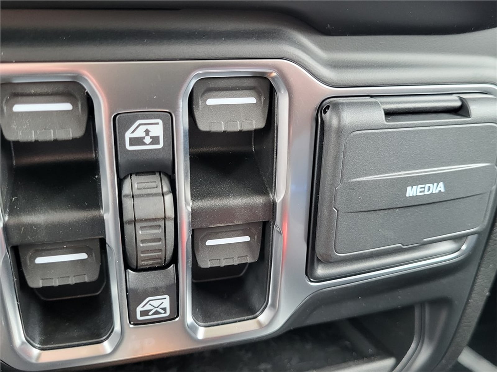 2023 Jeep Wrangler 4xe Sahara 4XE - Photo 17