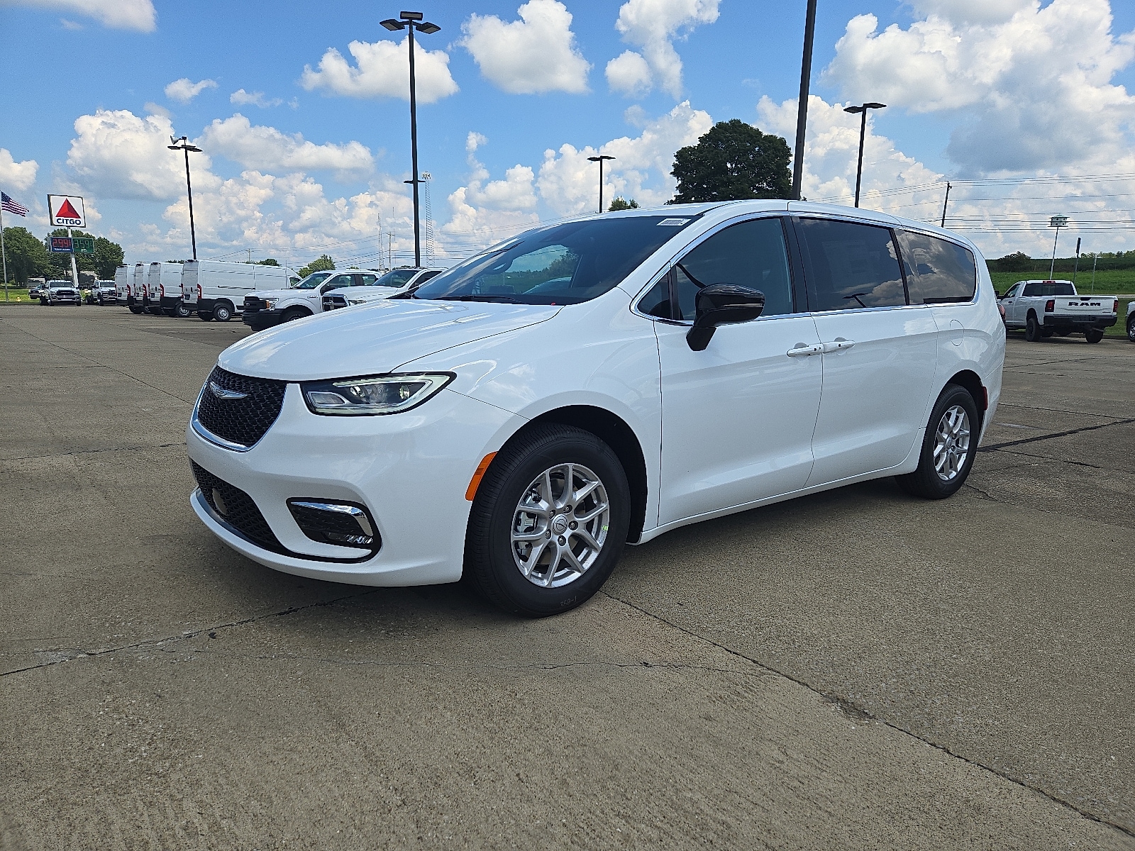 2026 Chrysler Pacifica Passenger Van 