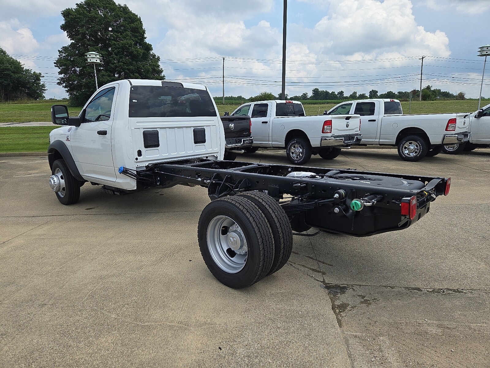 2025 Ram 5500 Tradesman photo 3