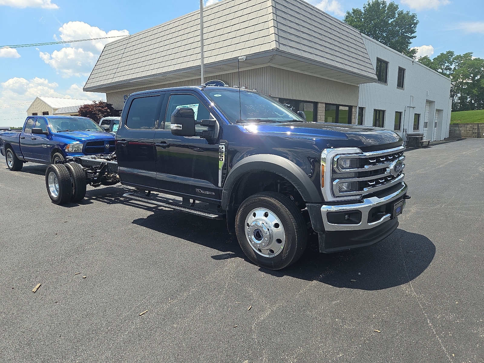 2025 Ford F-550 Chassis 