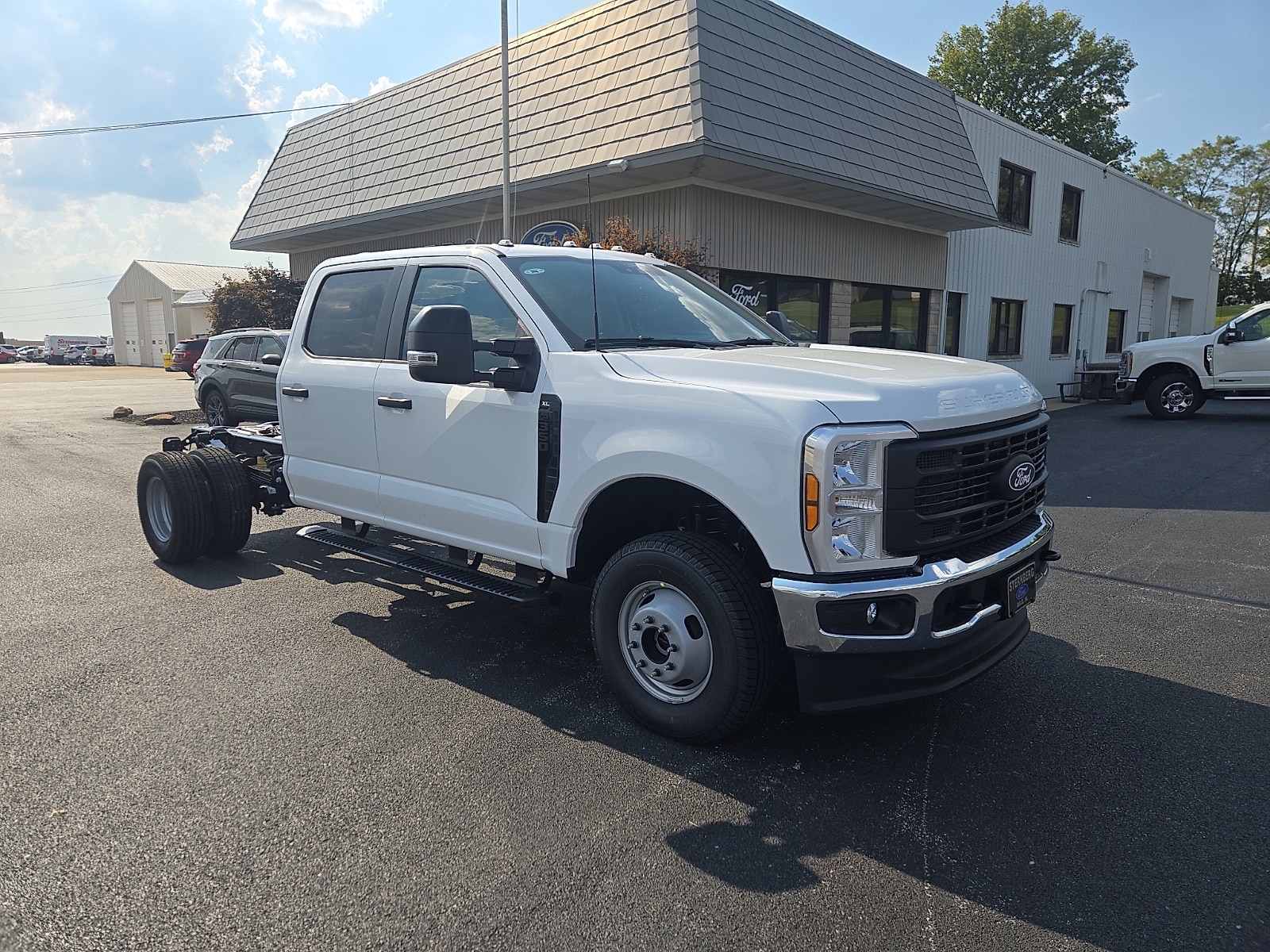 2027 Ford F-350 Chassis XL