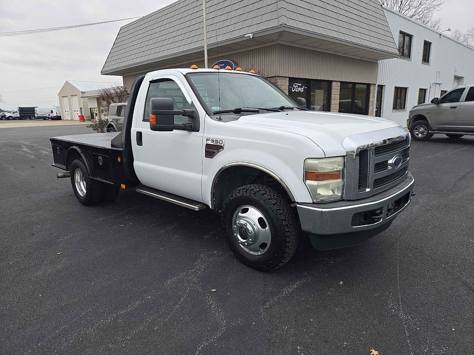 2008 Ford F-350 Super Duty Chassis Cab XLT's photo
