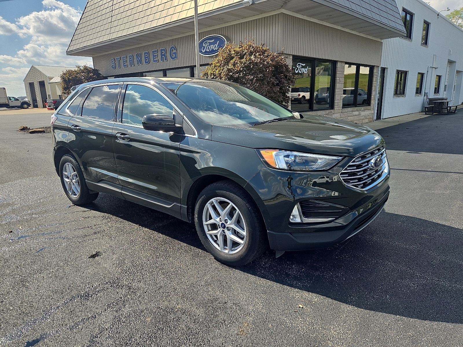 2022 Ford Edge SEL's photo