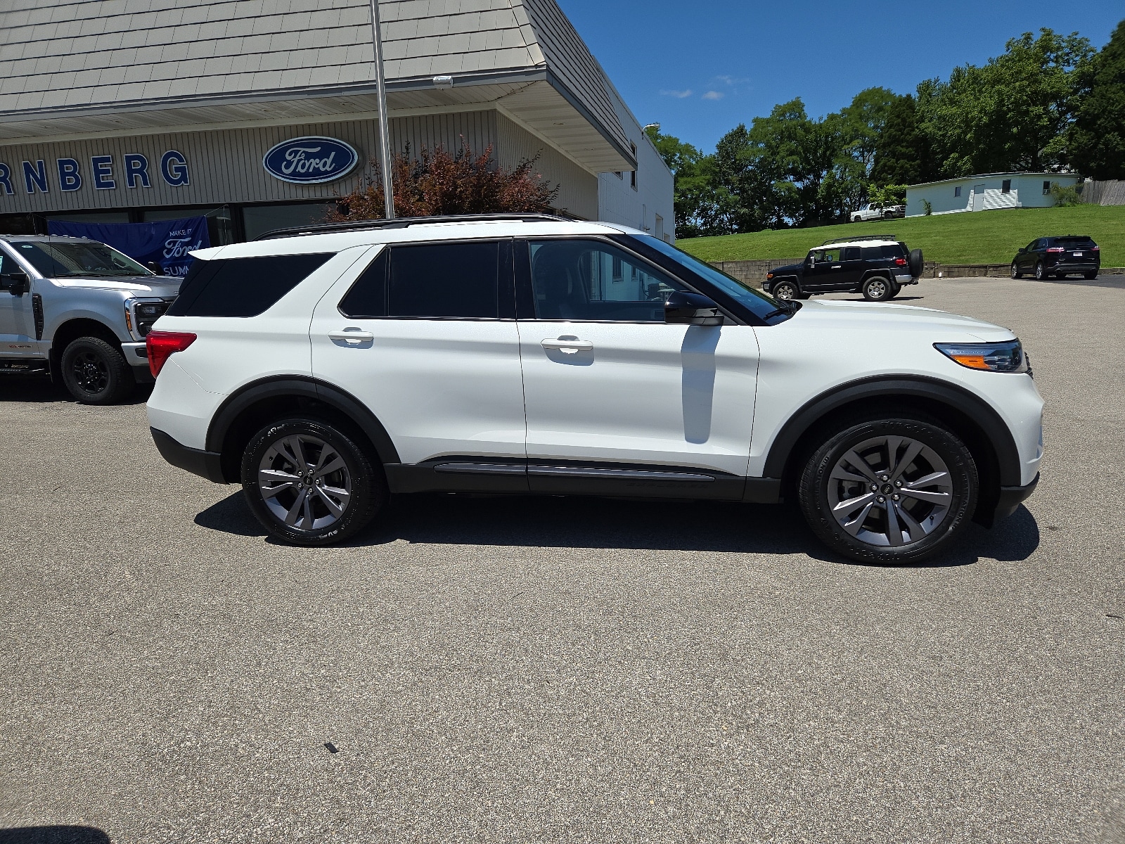 Certified 2022 Ford Explorer XLT with VIN 1FMSK8DH4NGB52830 for sale in Dale, IN