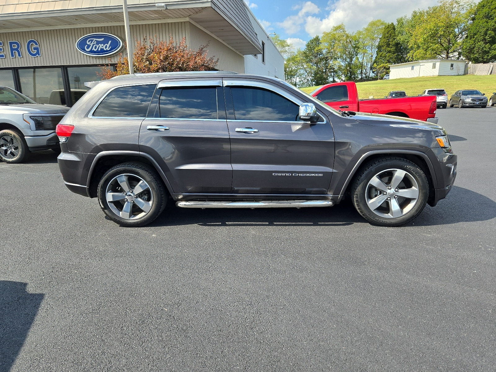 Used 2015 Jeep Grand Cherokee Overland with VIN 1C4RJFCT6FC769140 for sale in Dale, IN