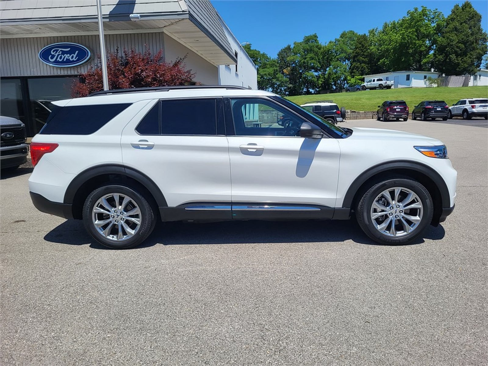 Certified 2021 Ford Explorer XLT with VIN 1FMSK8DH3MGB59119 for sale in Dale, IN