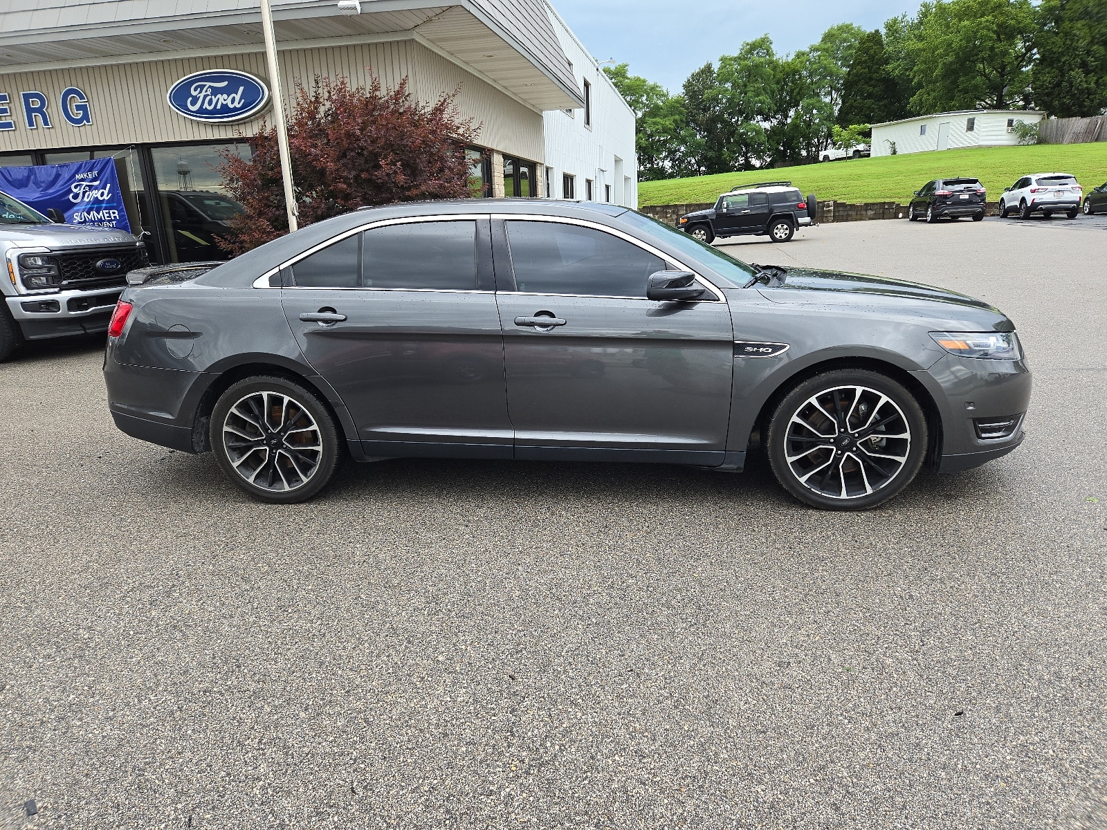 Used 2018 Ford Taurus SHO with VIN 1FAHP2KT5JG136429 for sale in Dale, IN