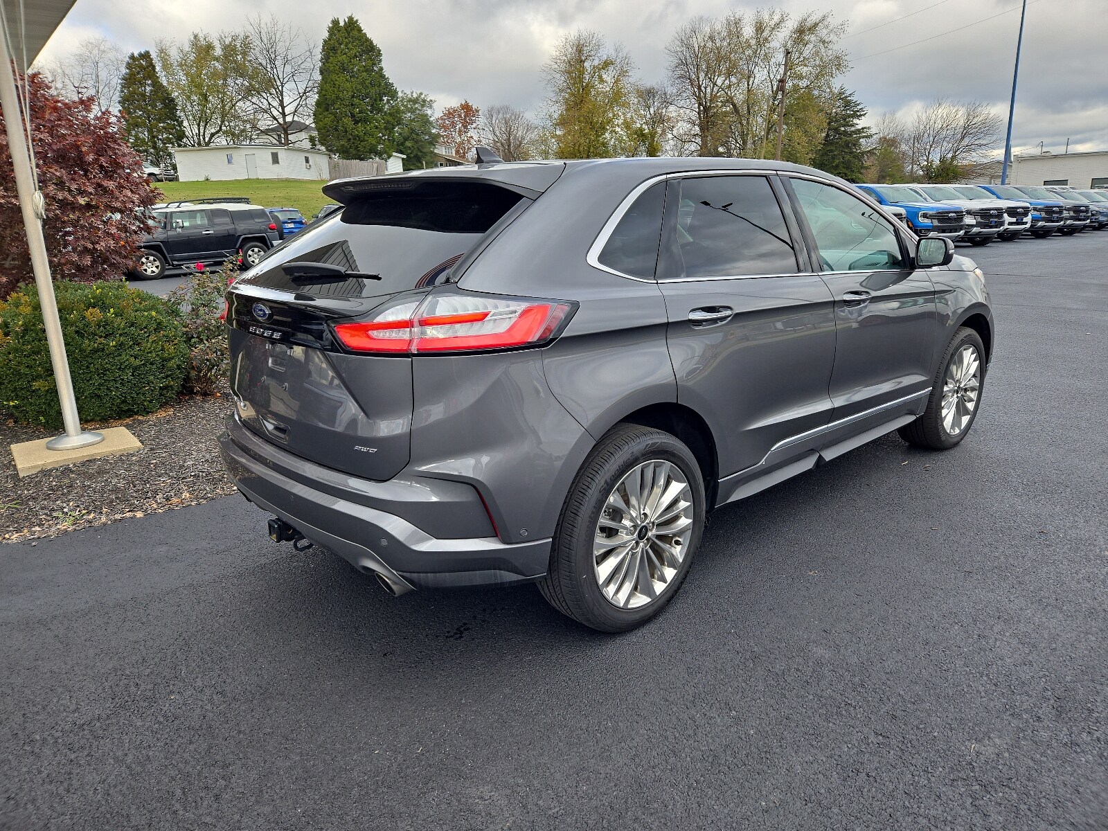 2024 Ford Edge Titanium photo 3